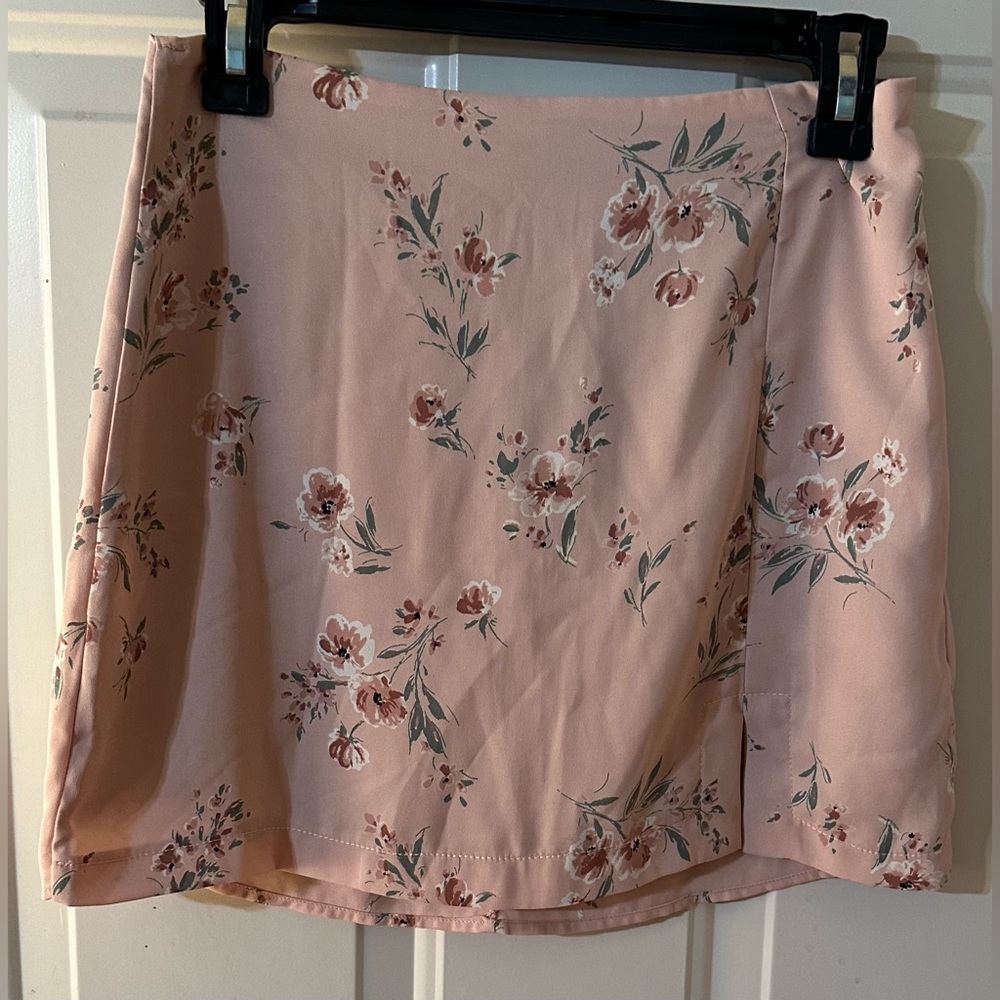 Cefian . Flowered skirt
